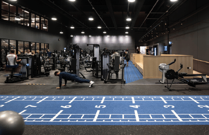 ETT KORT, FEM GYM!